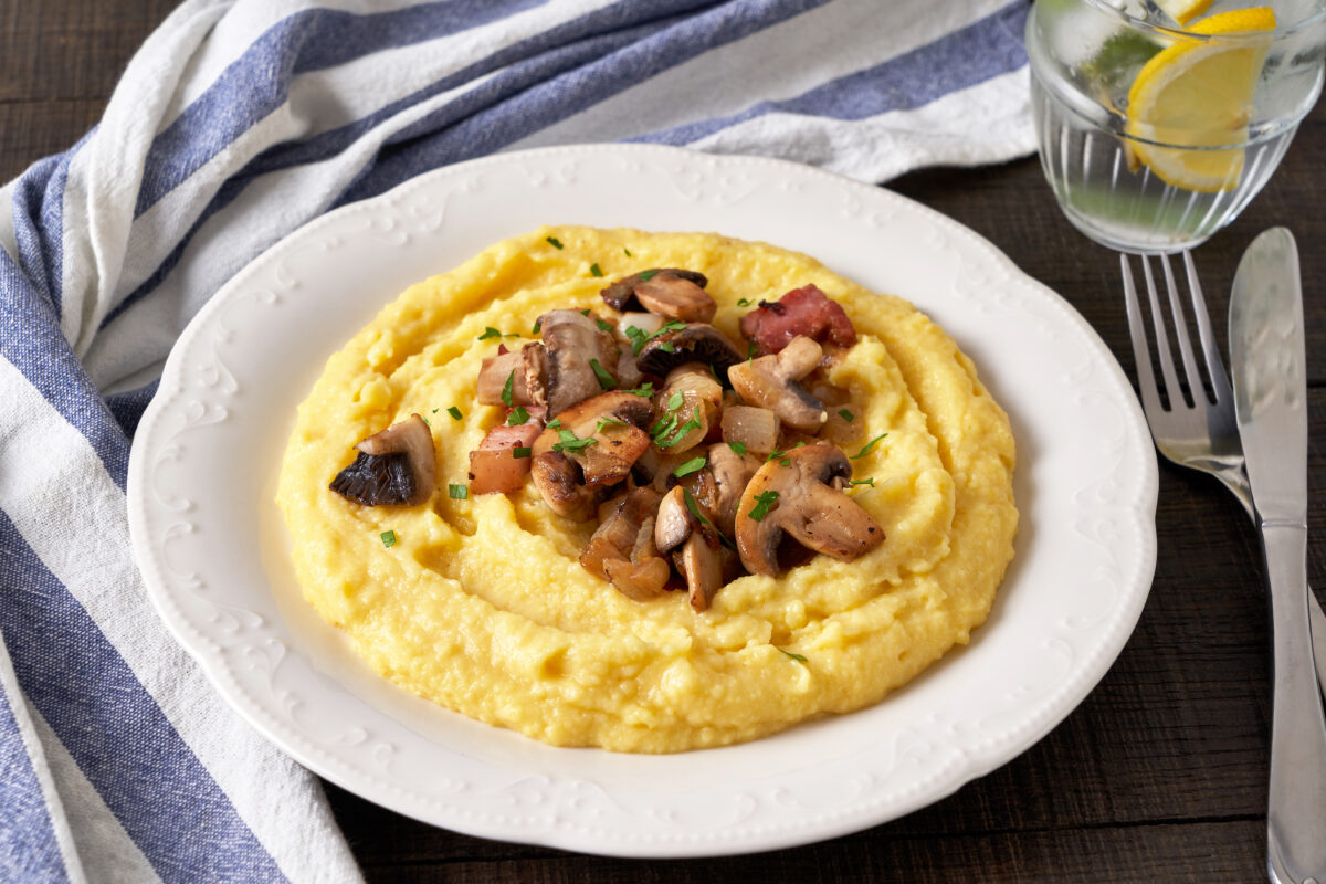 polenta s hubovým ragú a červeným vínom
